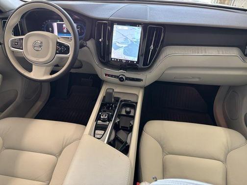 2025 Volvo XC60 Plug-In Hybrid T8 Plus