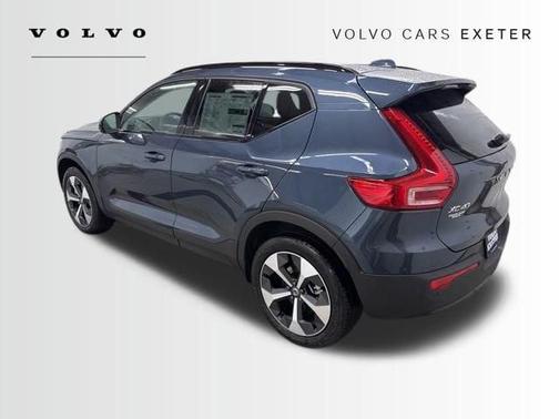 2026 Volvo XC40 B5 Core