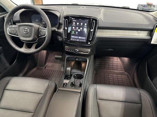 2026 Volvo XC40 B5 Core