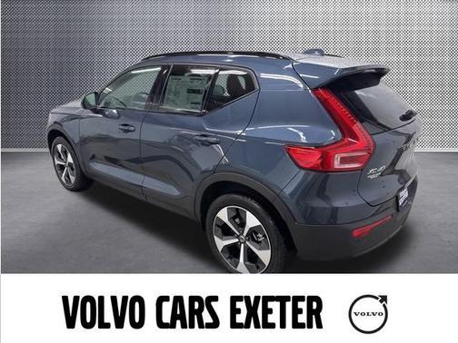 2026 Volvo XC40 B5 Core