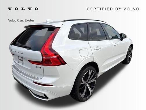 2023 Volvo XC60 B5 Ultimate Dark Theme