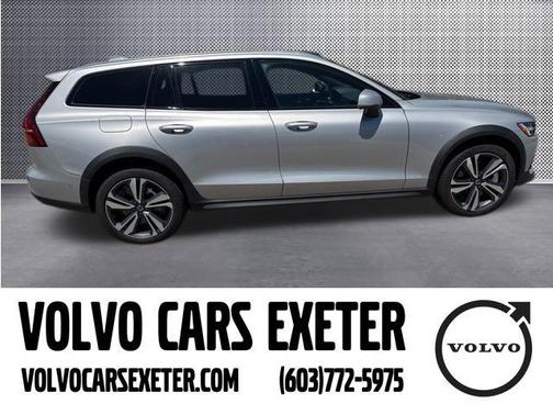 2024 Volvo V60 Cross Country B5 Plus