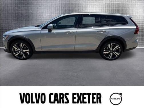2024 Volvo V60 Cross Country B5 Plus