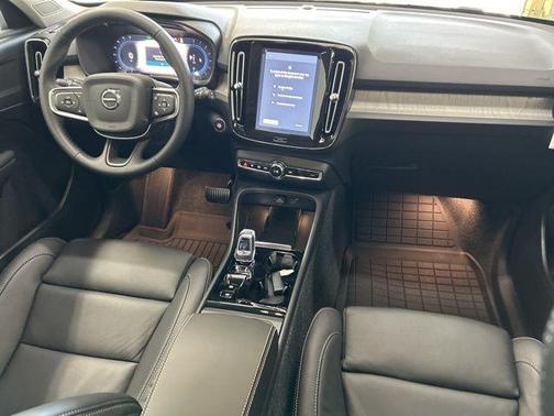 2025 Volvo XC40 B5 Plus Dark Theme