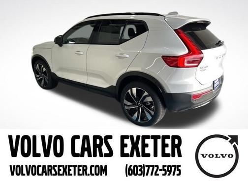 2025 Volvo XC40 B5 Plus Dark Theme