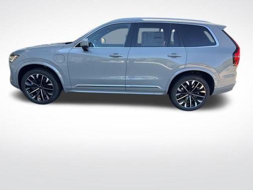 2025 Volvo XC90 Plug-In Hybrid T8 Plus 7-Seater