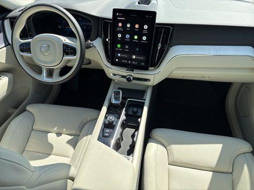 2026 Volvo XC60 B5 Ultra
