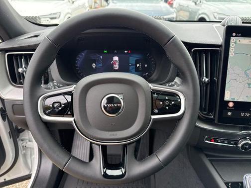 2026 Volvo XC60 B5 Ultra Black Edition