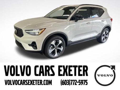 2025 Volvo XC40 B5 Plus Dark Theme