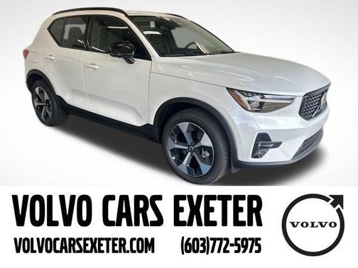 2025 Volvo XC40 B5 Plus Dark Theme