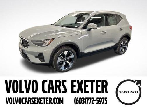 2025 Volvo XC40 B5 Core Bright Theme