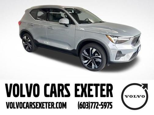 2025 Volvo XC40 B5 Ultra Bright Theme