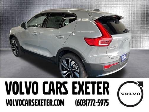 2025 Volvo XC40 B5 Ultra Bright Theme