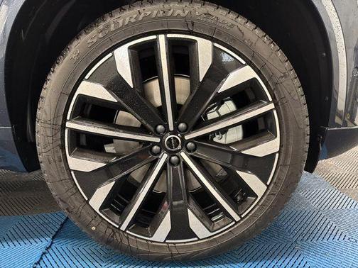 2025 Volvo XC90 Plug-In Hybrid T8 Ultra 7-Seater