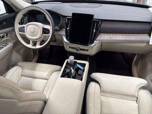 2025 Volvo XC90 Plug-In Hybrid T8 Ultra 7-Seater