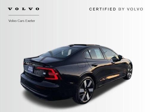 2024 Volvo S60 Recharge Plug-In Hybrid T8 Plus Dark Theme