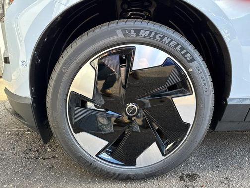 2026 Volvo EX30 TWIN MOTOR ULTRA