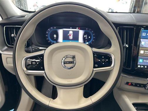 2025 Volvo XC60 B5 Core