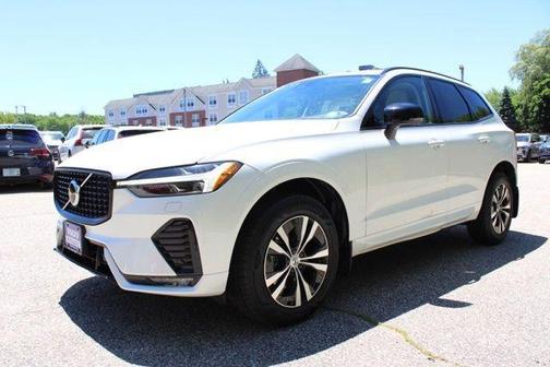 Crystal White Metallic 2024 Volvo XC60 B5 Core