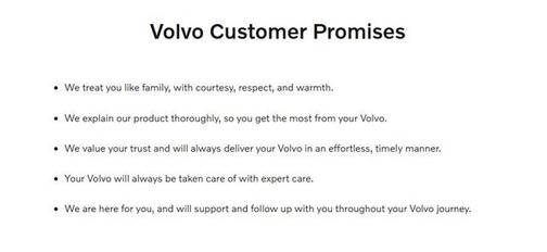 2025 Volvo XC40 B5 Plus Dark Theme