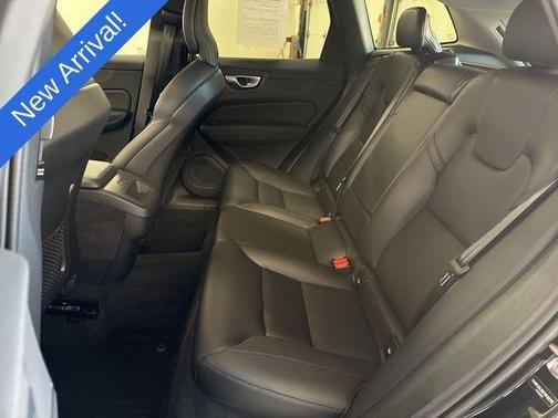 2025 Volvo XC60 B5 Core