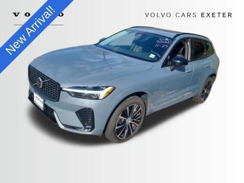 2023 Volvo XC60 B5 Plus Dark Theme