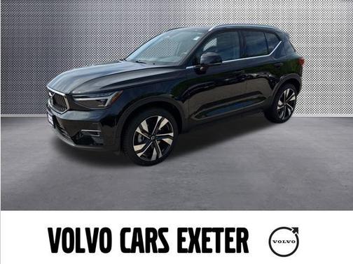 2025 Volvo XC40 B5 Plus Bright Theme