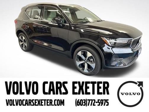 2025 Volvo XC40 B5 Plus Bright Theme