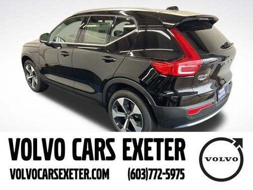 2025 Volvo XC40 B5 Plus Bright Theme