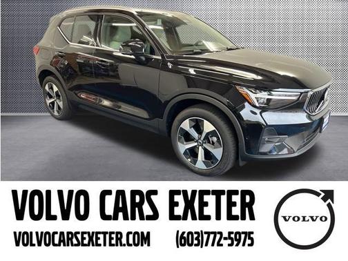 2025 Volvo XC40 B5 Plus Bright Theme
