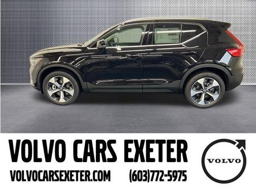 2025 Volvo XC40 B5 Plus Bright Theme