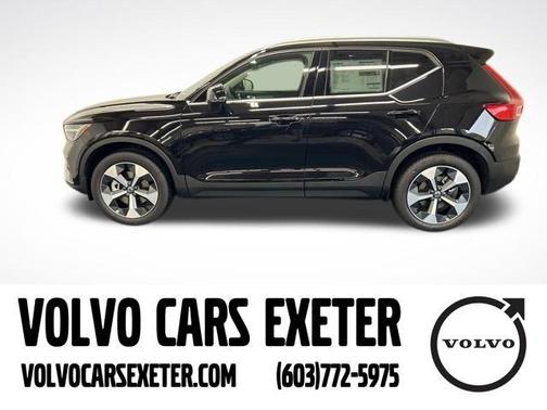 2025 Volvo XC40 B5 Plus Bright Theme