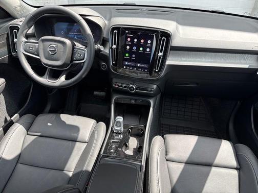 2026 Volvo XC40 B5 Plus Dark Theme