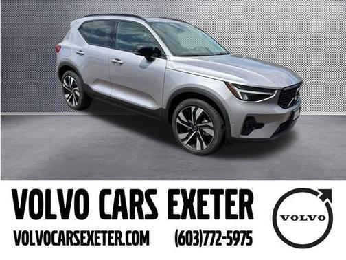 2026 Volvo XC40 B5 Plus Dark Theme