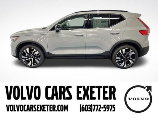 2025 Volvo XC40 B5 Plus Dark Theme