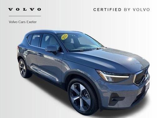 2023 Volvo XC40 B5 Plus Bright Theme