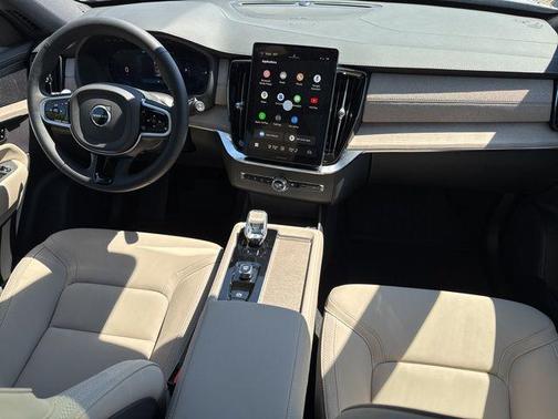 2025 Volvo XC90 Plug-In Hybrid T8 Plus 7-Seater