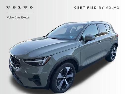 2024 Volvo XC40 B5 Plus Bright Theme