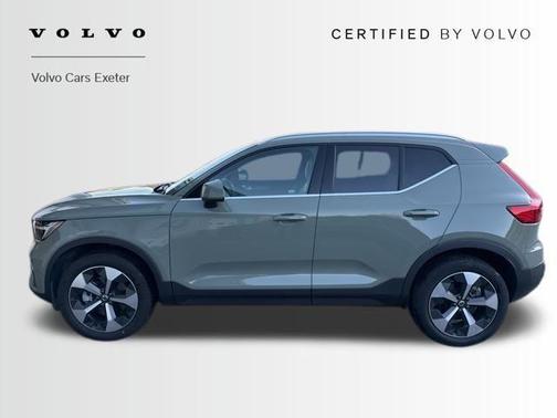 2024 Volvo XC40 B5 Plus Bright Theme
