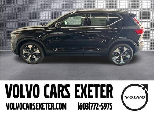 2025 Volvo XC40 B5 Plus Bright Theme
