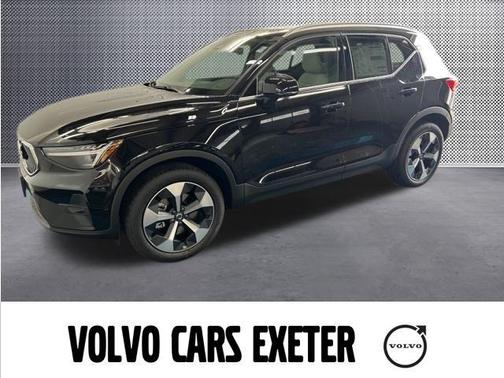 2025 Volvo XC40 B5 Plus Bright Theme