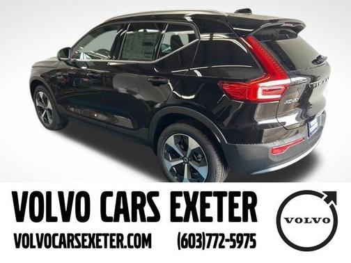 2025 Volvo XC40 B5 Plus Bright Theme