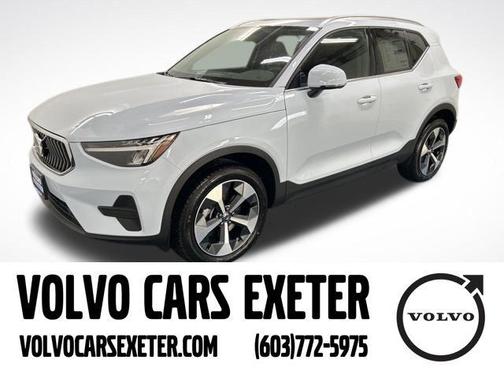 2025 Volvo XC40 B5 Core Bright Theme