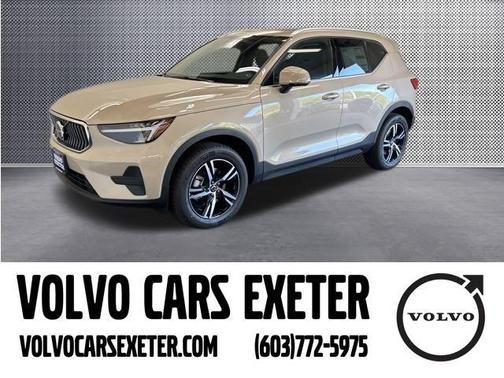 2025 Volvo XC40 B5 Core Bright Theme