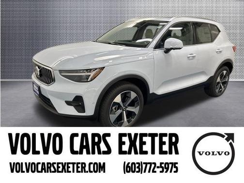 2025 Volvo XC40 B5 Plus Bright Theme