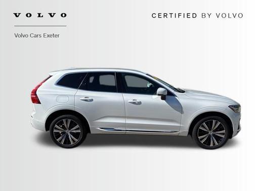 2023 Volvo XC60 B5 Plus Bright Theme