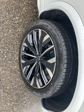 2025 Volvo XC90 Plug-In Hybrid T8 Ultra 7-Seater