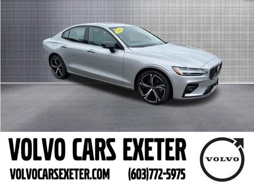2024 Volvo S60 B5 Plus Dark Theme