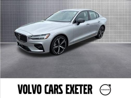 2024 Volvo S60 B5 Plus Dark Theme