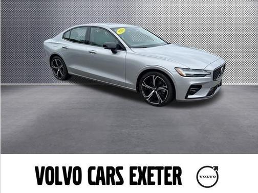 2024 Volvo S60 B5 Plus Dark Theme